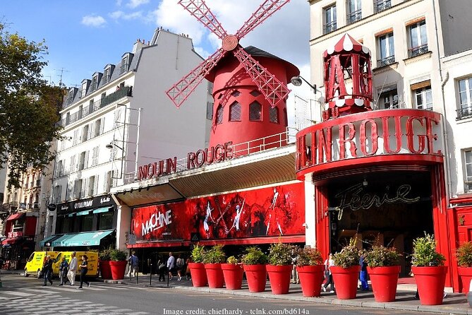 Explore Bohemian Montmartre: Private Half-Day Walking Tour - Tour Overview and Experience