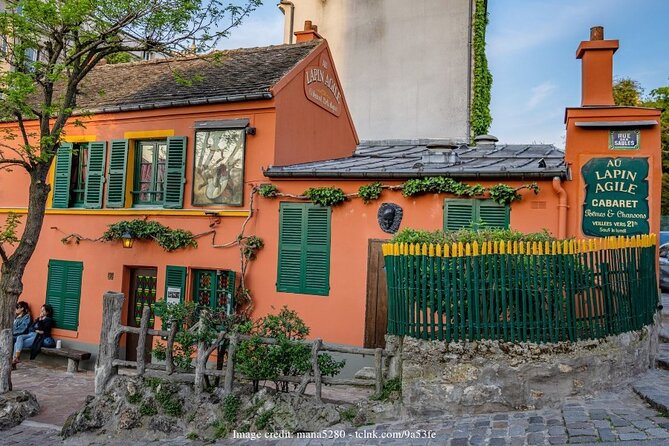 Explore Bohemian Montmartre: Private Half-Day Walking Tour - Private and Personalized