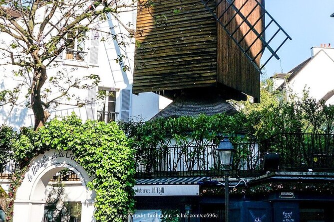 Explore Bohemian Montmartre: Private Half-Day Walking Tour - Convenient Cancellation Policy