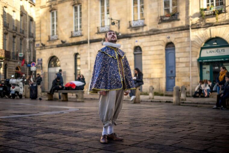 Explore Bordeaux With an Actor-Guide - Tour Experience