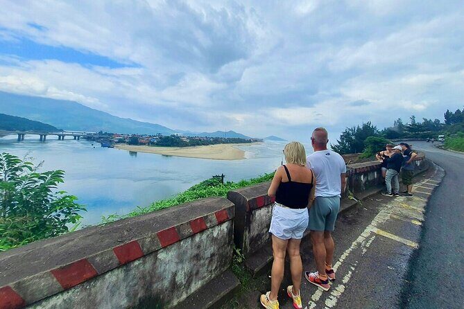 Explore Central Vietnam: Hue to HoiAn Van Tour with English Guide - Why This Tour Offers Great Value