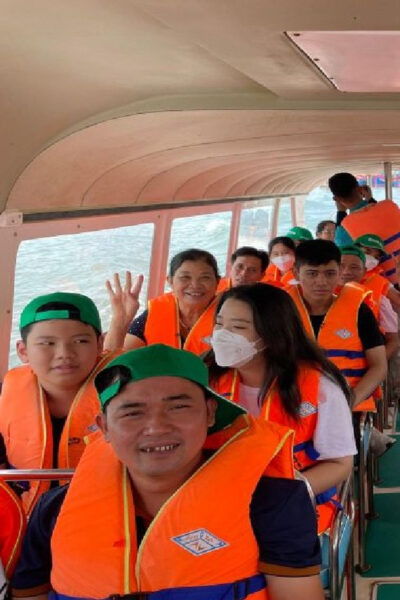 Explore Cham Island With Speedboat and Snorkeling - Inclusions and Amenities