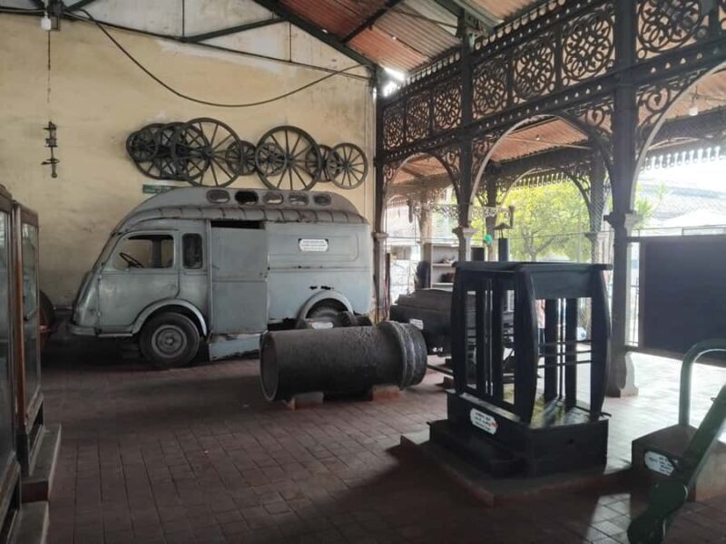 Explore Colombo on a Motor bike - FAQ