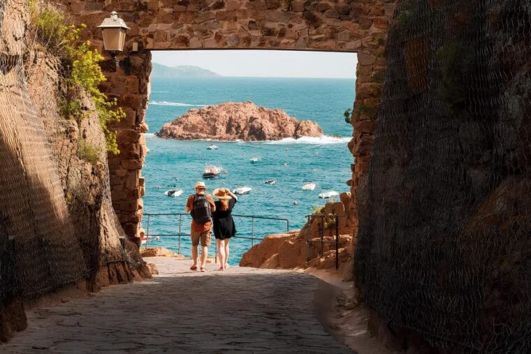 Explore Costa Brava & Tossa De Mar: Trails, Snorkel & Meal - Indulging in a Catalan Meal