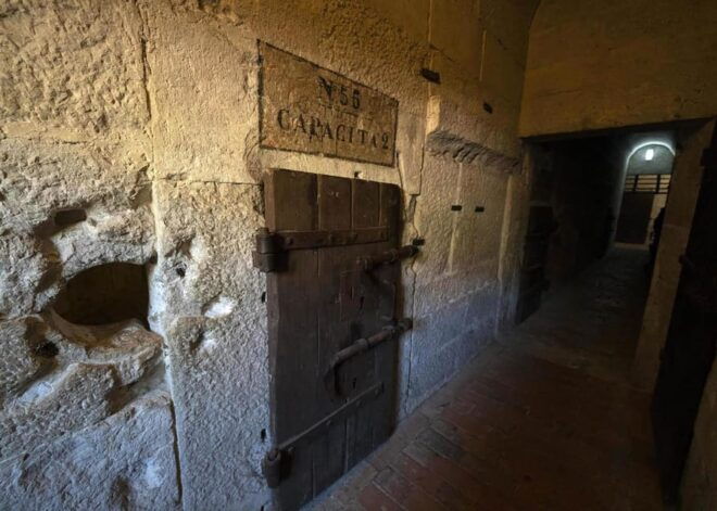 Explore Doges Palace: Golden Staircase, Bridge, Prisons - Golden Staircase Features
