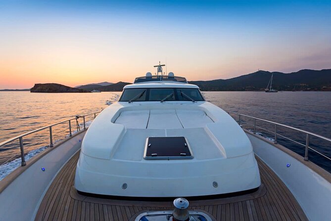 Explore Dubais Shore on a Luxurious Yacht Sanlorenzo 72 - Start Time and Opening Hours