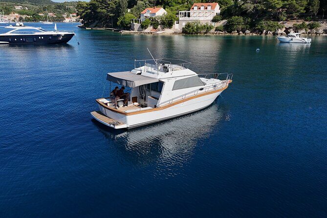 Explore Elaphiti islands by Private trip with Ferretti mini yacht - Who Is This Tour Best For?