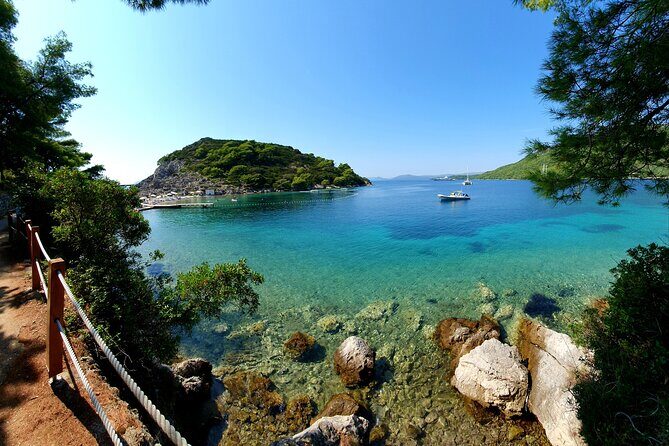 Explore Elaphiti islands by Private trip with Ferretti mini yacht - FAQ