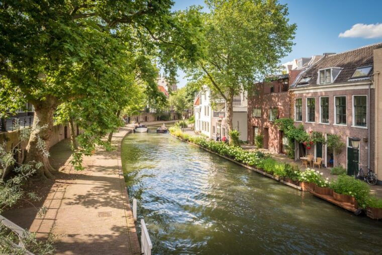 Explore Gems of Utrecht Walking Tour for Couples - The Experience: Why It Offers Good Value