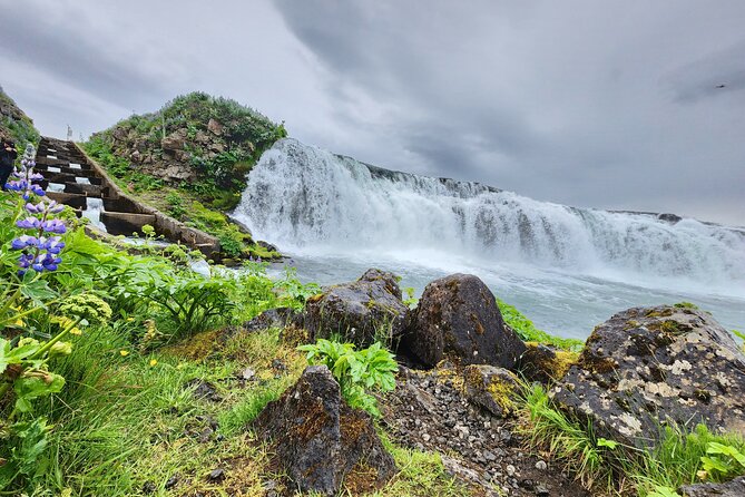 Explore Golden Circle Private Tour Up to 7 Passengers Included - Professional Local Guide