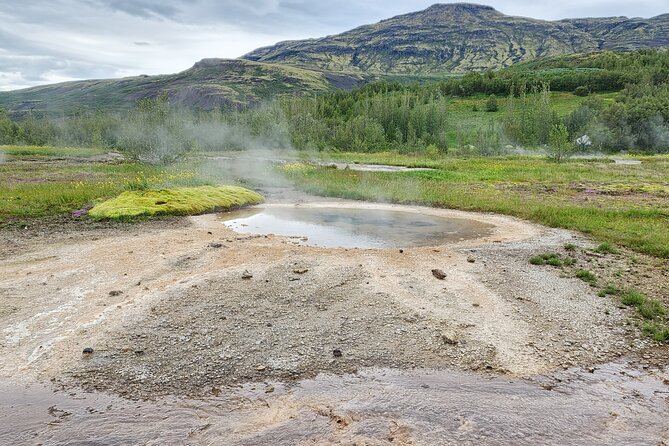 Explore Golden Circle Private Tour Up to 7 Passengers Included - Inclusions: WiFi, Air-Conditioned Vehicle, Private Transportation