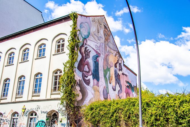 Explore Hamburg in 90 Minutes With a Local - Inclusions