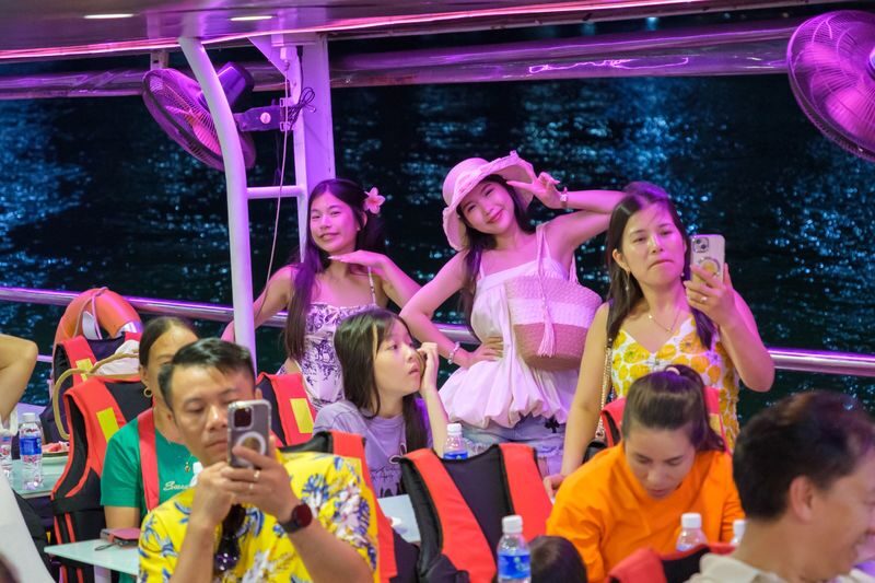 Explore Han River by Night by 7STARS Cruise Da Nang - Choosing a departure time