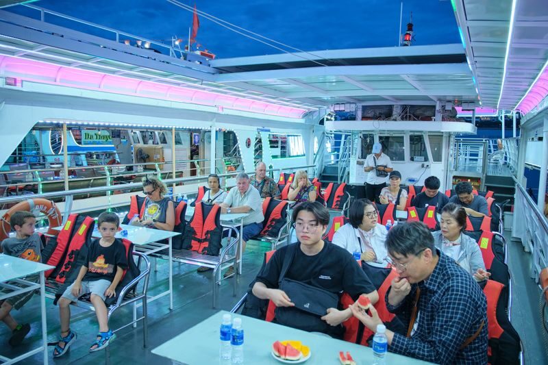Explore Han River by Night by 7STARS Cruise Da Nang - Is the low fare good value?