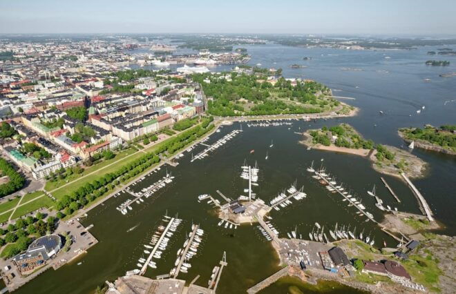 Explore Helsinki in Any Weather, Using the Saxdor 320 Gtc. - Features of the Saxdor 320 GTC