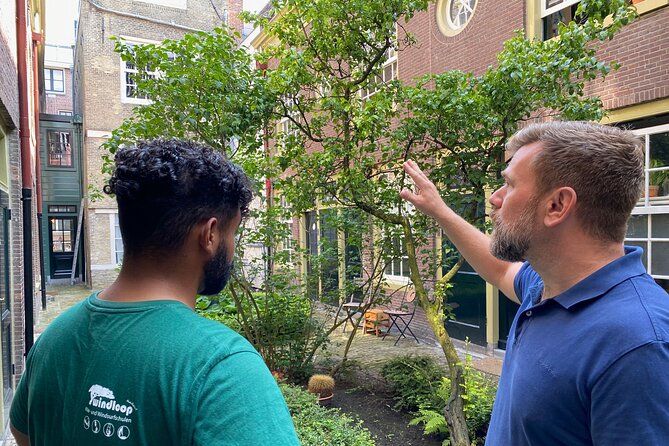 Explore Hidden Streets With Friends - Private Tour - The Sum Up