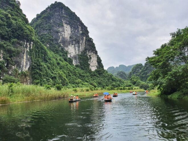 Explore Hoa Lu - Tam Coc - Mua Cave With Buffet Lunch - Meeting Point