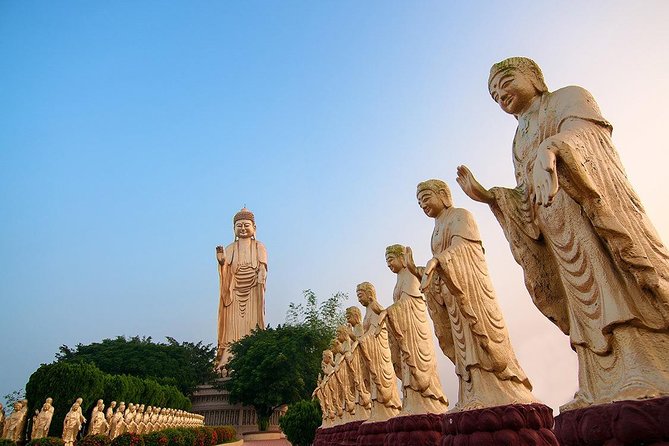 Explore Kaohsiung - 8 Hours Private Transfers - Best of Kaohsiung Sites - Exploring Kaohsiungs Vibrant Night Markets