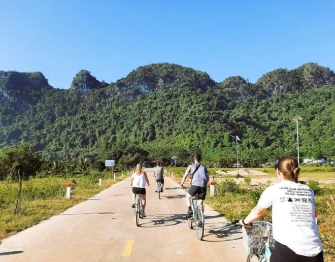 Explore Lan Ha Bay 2D1N With a Private Boat From Hanoi - Onboard Amenities and Activities