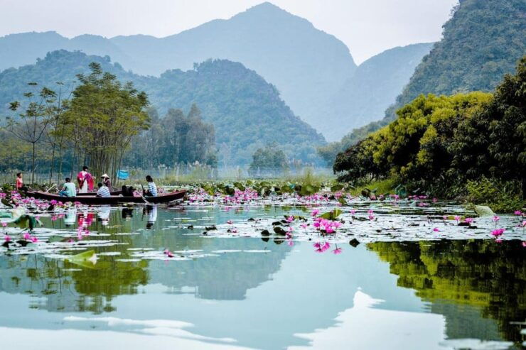 EXPLORE LANDSCAPE PERFUME PAGODA FULL DAY - Itinerary and Experience