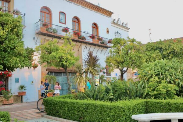 Explore Marbella Old Town: Guided Walking Tour With A Local - Exploring Charming Streets