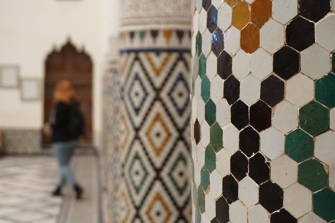 Explore Marrakech Medina: Private Tour Including Bahia Palace Visit - Mixed Reviews and Criticisms