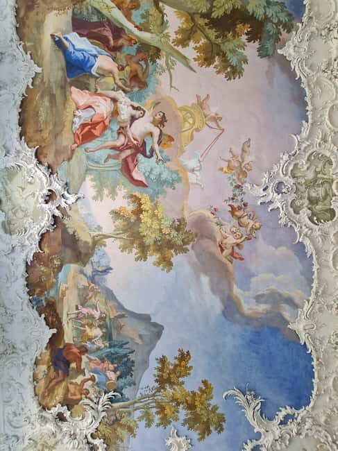 Explore Nymphenburg Palace with an Architect & Guide - Who Should Consider This Tour?