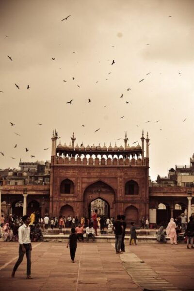 Explore Old Delhi in Tuk Tuk and New Delhi by Car - Akshardham and Jama Masjid Visit
