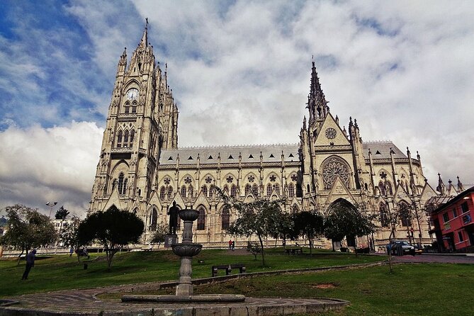 Explore Old Town Quito: Sightseeing, Food, Culture Small Group Walking Tour - Tour Details and Pricing