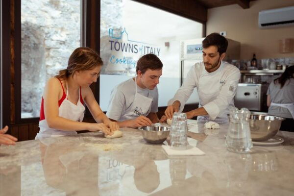 Explore Palermos With a Food Tour & Pizza Making Class - Tour Highlights