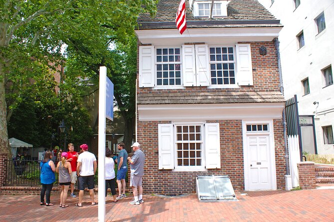 Explore Philadelphia: Founding Fathers Walking Tour - Positive Feedback About the Tour Guide