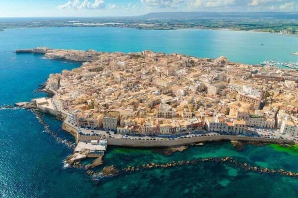 Explore Sicilys Coastline by Rail Across Siracusa & Catania - Additional Tips and Recommendations