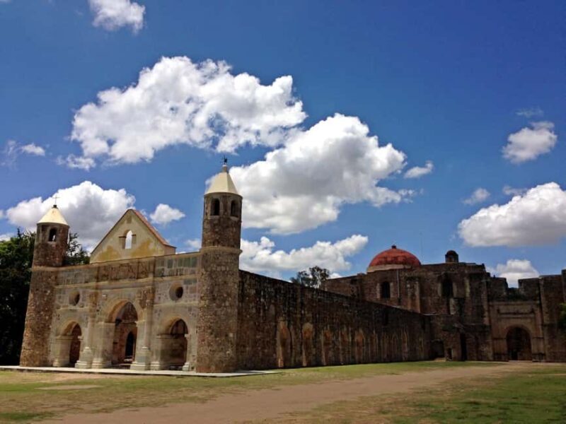 Explore Sierra Norte: Culture, Nature, and Craftsmanship. - What to Bring