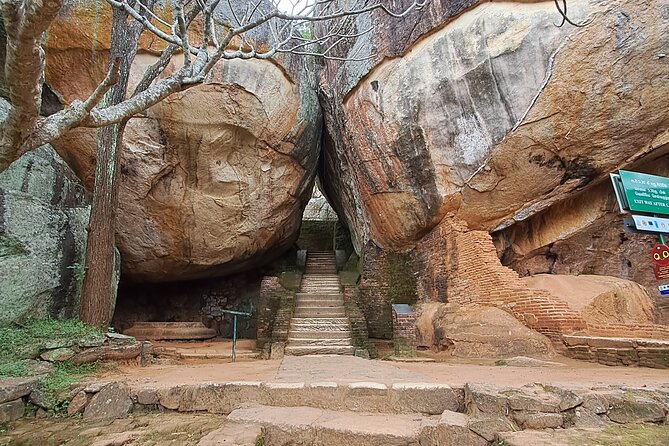 Explore Sigiriya Rock Fortress With a Guide - Booking and Pricing