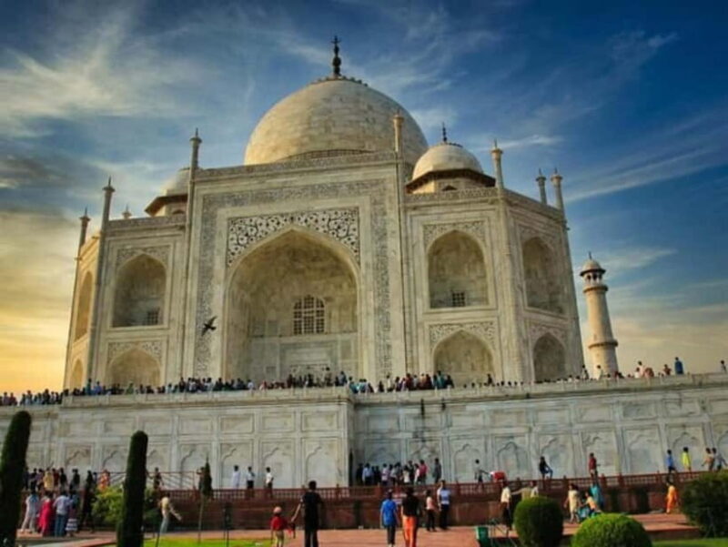 Explore Taj Mahal Tour By India Fastest Train - An In-Depth Look at the Taj Mahal Day Trip