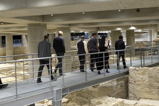 Explore the Acropolis Museum With a Tablet, Fun & High-End - Immersive Virtual Reality Exhibits