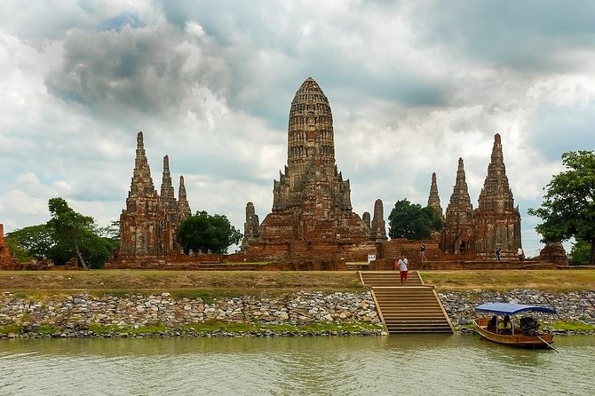 Explore the Ancient Capital of Ayutthaya by Tuk-Tuk - Exploring Ayutthayas Temples
