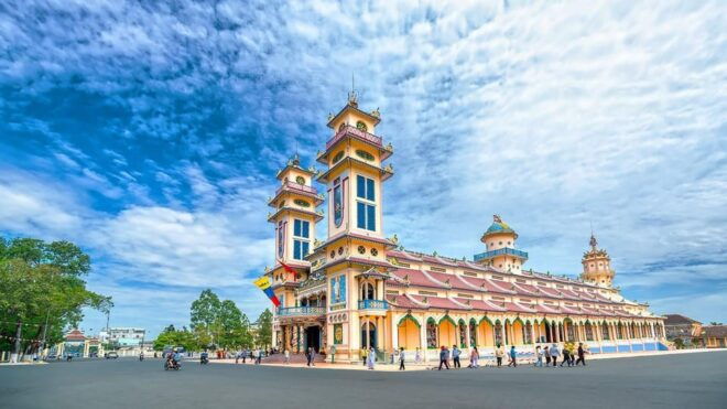 EXPLORE THE BEAUTY OF CAO DAI TEMPLE IN TAY NINH - Savoring Tay Ninh Vegetarian Cuisine