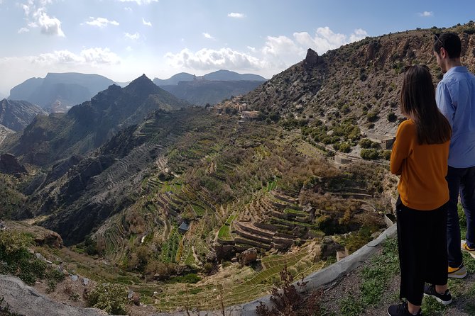Explore the Beauty of Oman - Indulge in Local Cuisine