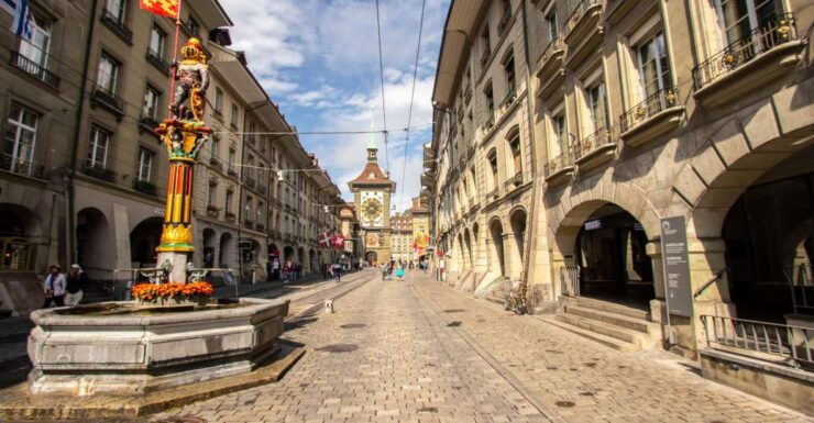 Explore the Best Guided Intro Tour of Bern With a Local - Tour Experience