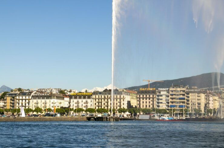 Explore the Best Guided Intro Tour of Geneva With a Local - Experience Highlights