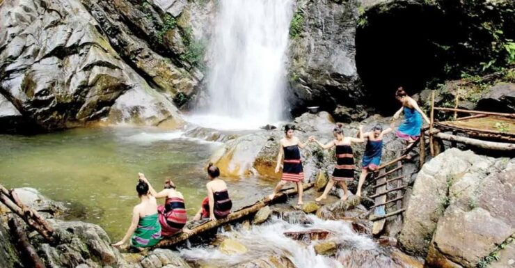 Explore the Community-Based Ecotourism in a Luoi - Cultural Experiences in A Luoi