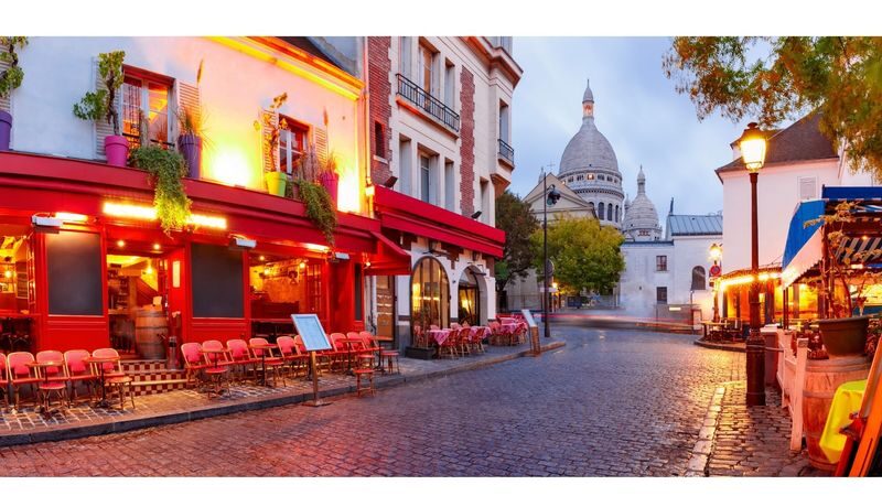Explore the History of Paris, France - Start at Hôtel de Ville, but confirm the format