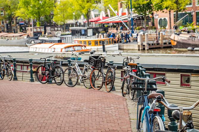 Explore the Instaworthy Spots of Amsterdam With a Local - Common Questions