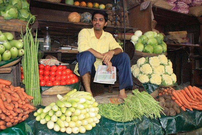Explore the New Colorful Places in Mumbai Market Tour - Market Exploration