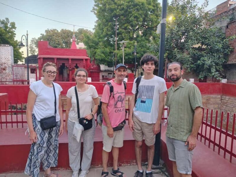 Explore the Old Varanasi City: Guided Walking Tour on foot - A Closer Look at the Tour: What’s Included and What to Expect