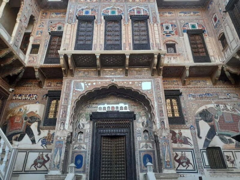 Explore the open art gallery town of Mandawa on a day tour - A Closer Look at the Mandawa Day Tour