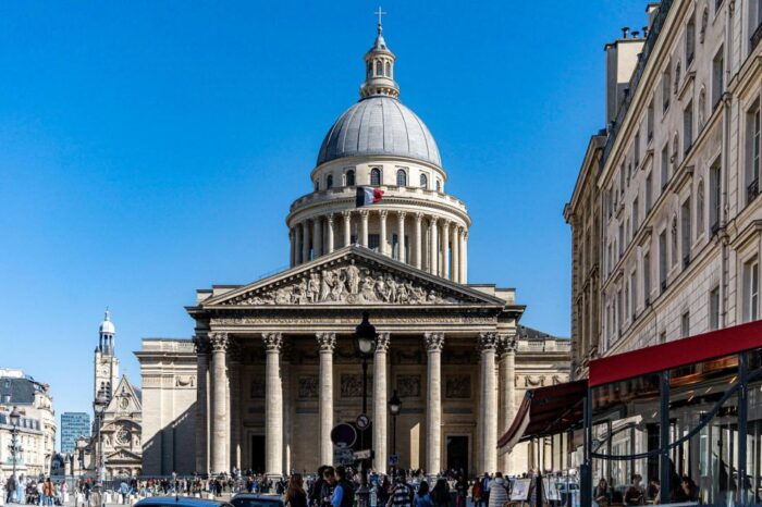 Explore the Pantheons Dome, Artwork, and Raphaels Tomb - Booking Your Pantheon Experience