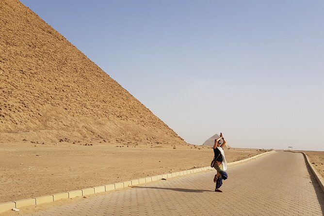 Explore the Pyramids of Ancient Egypt Giza Pyramids & Sakkara & Dahshur - Sphinx: Guardian of Giza