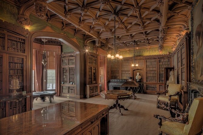 Explore the Scottish Borders: Edinburgh, Rosslyn Chapel - Traquair House: A Stately Abode